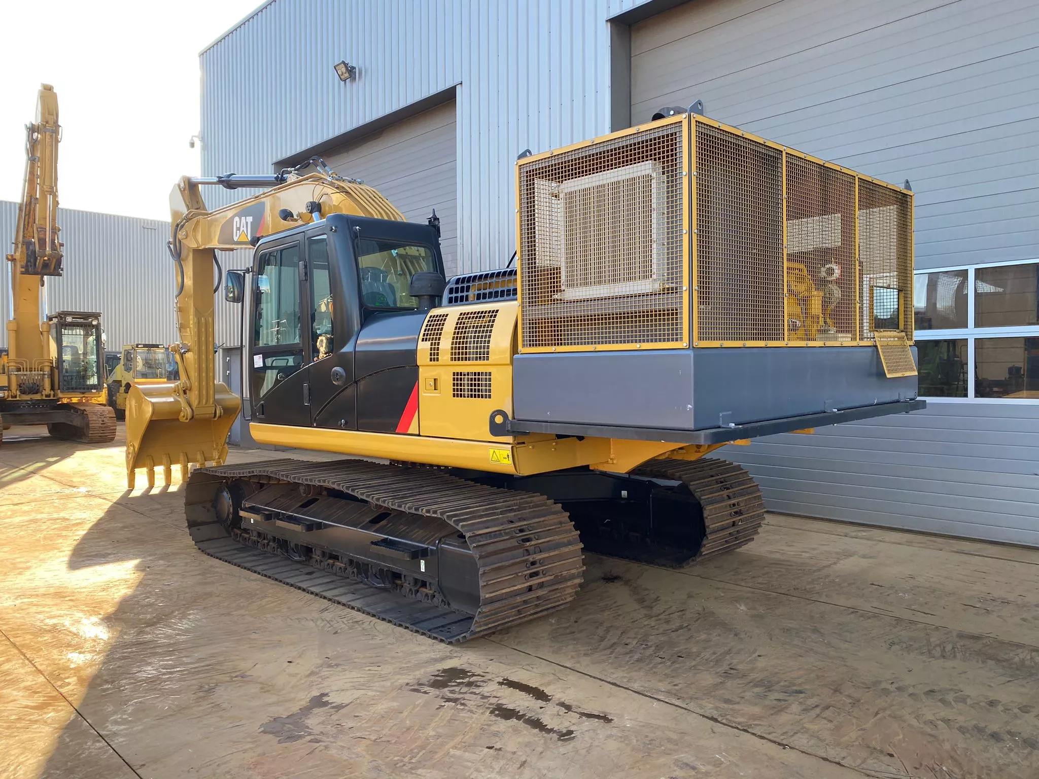 excavadora caterpillar 320d2 precio