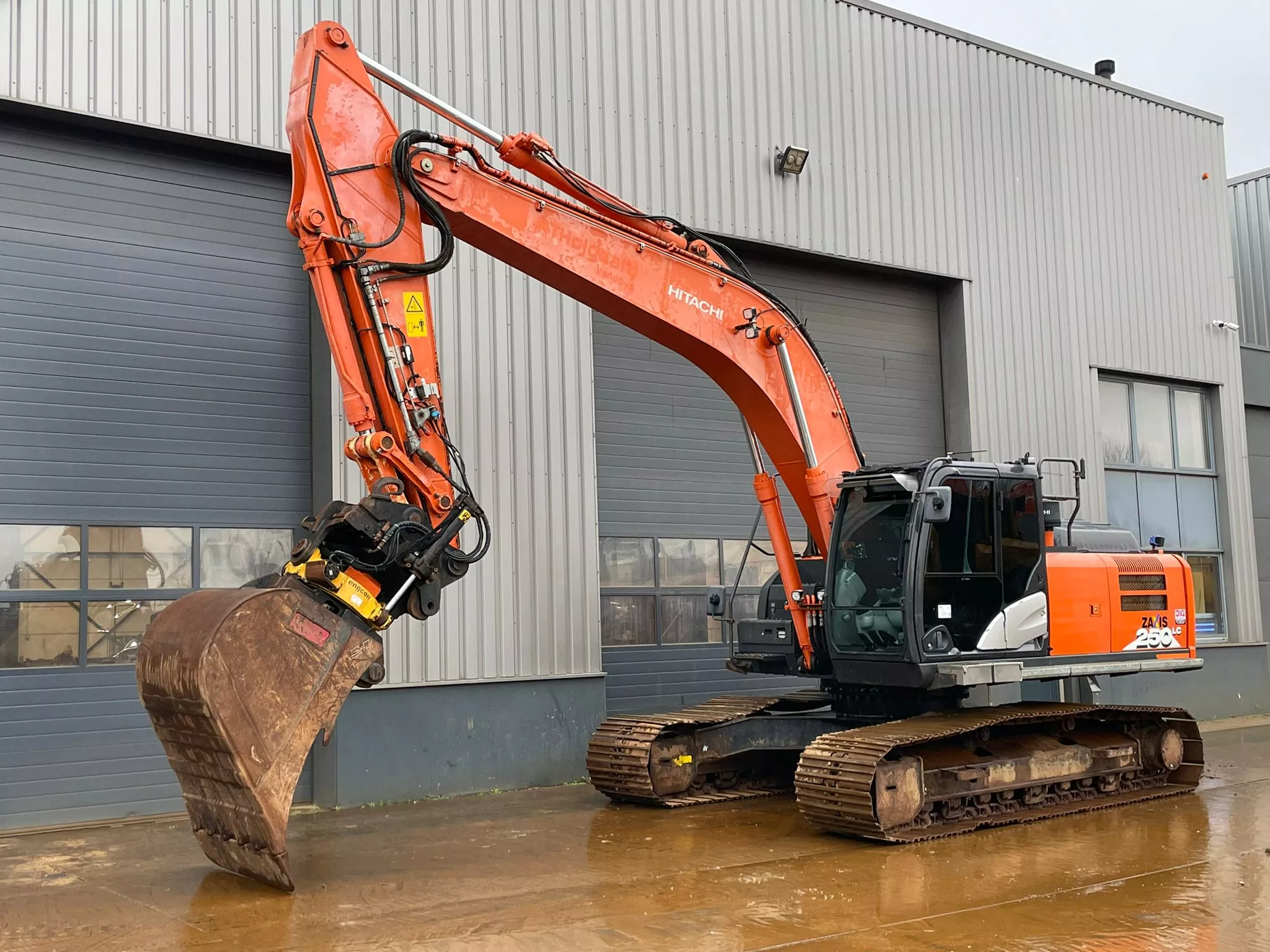 Hitachi ZX250LC-6 - BIG Machinery