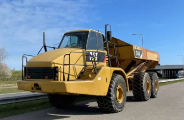 Caterpillar 740