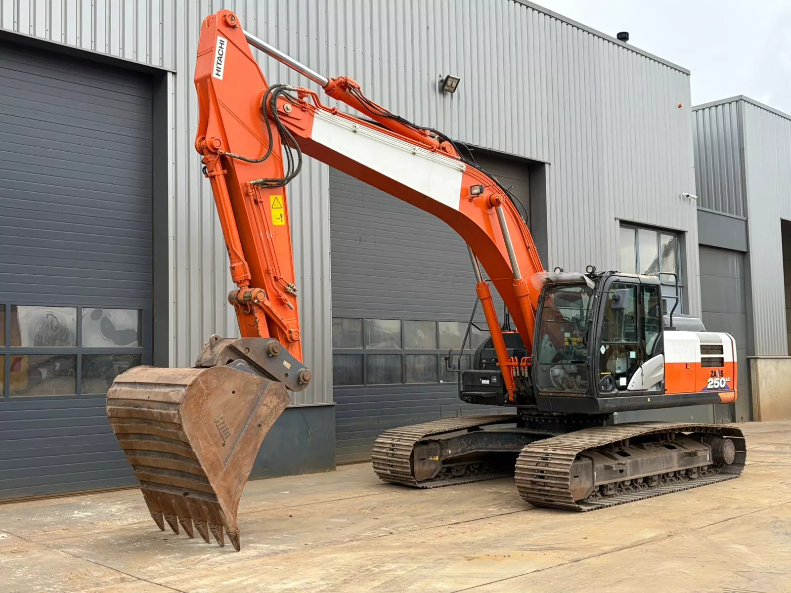 Hitachi ZX250LC-6 - BIG Machinery