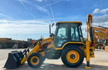 JCB 3DX 4WD hammerlines